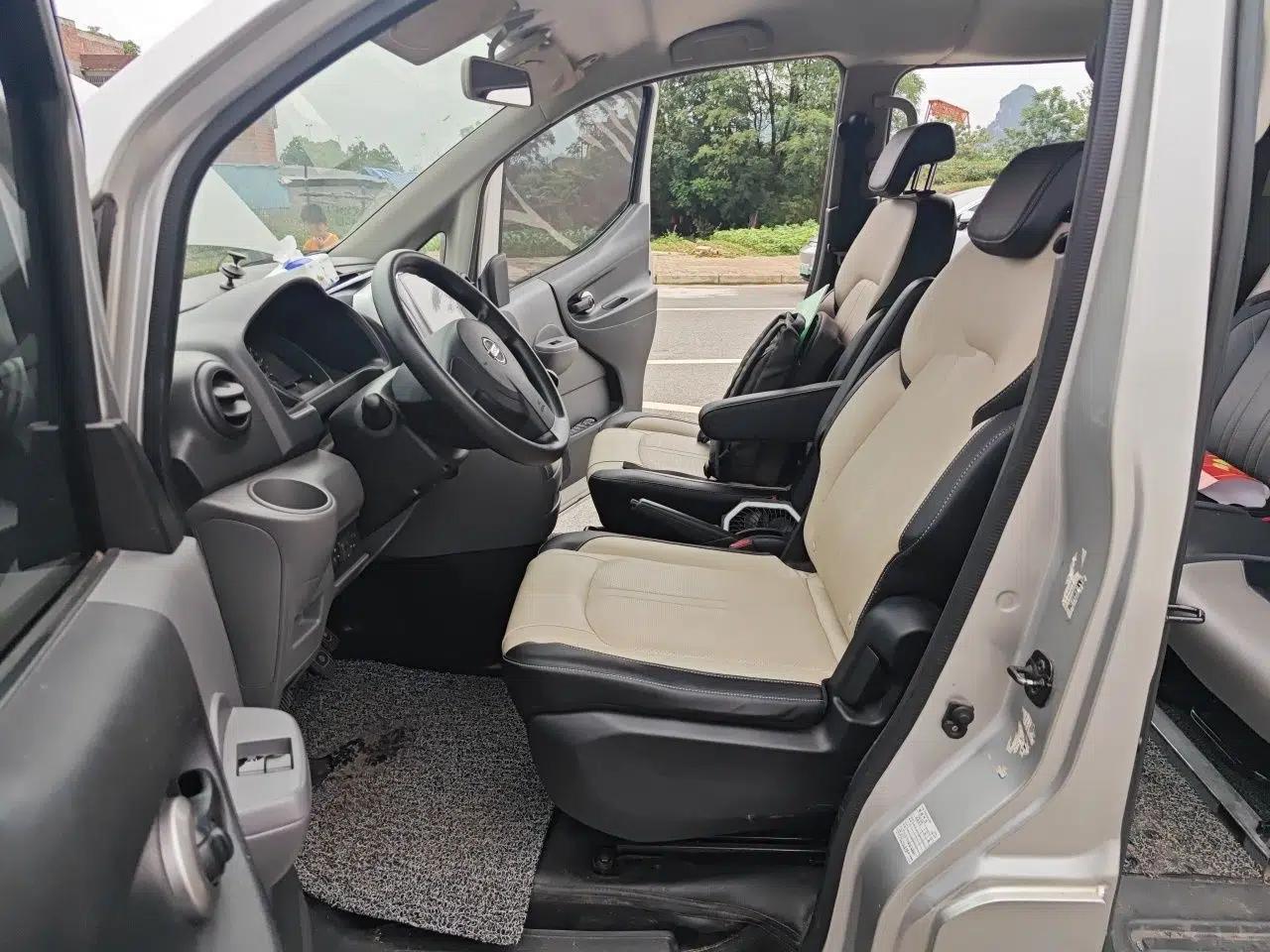 Nissan NV200 2012 1.6L 232 Seats Luxury Version — миниатюра 16