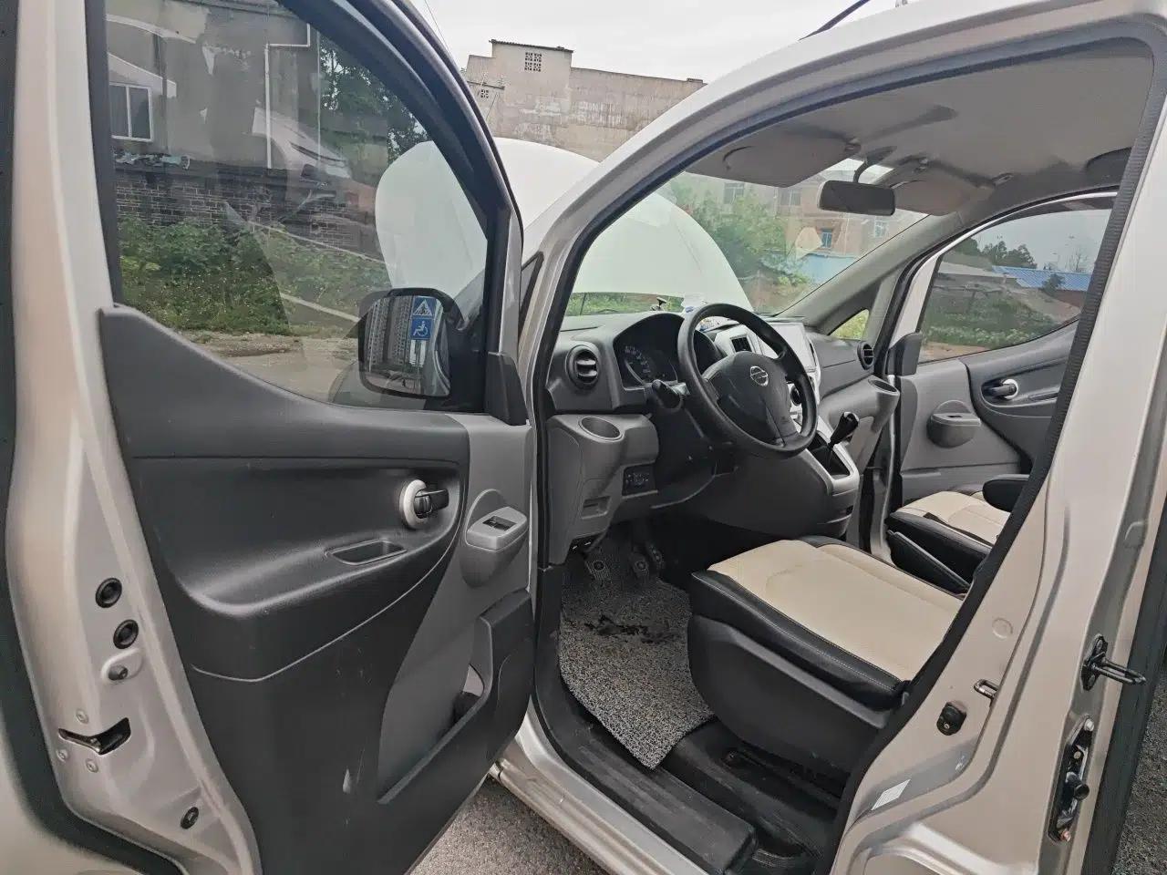 Nissan NV200 2012 1.6L 232 Seats Luxury Version — миниатюра 17
