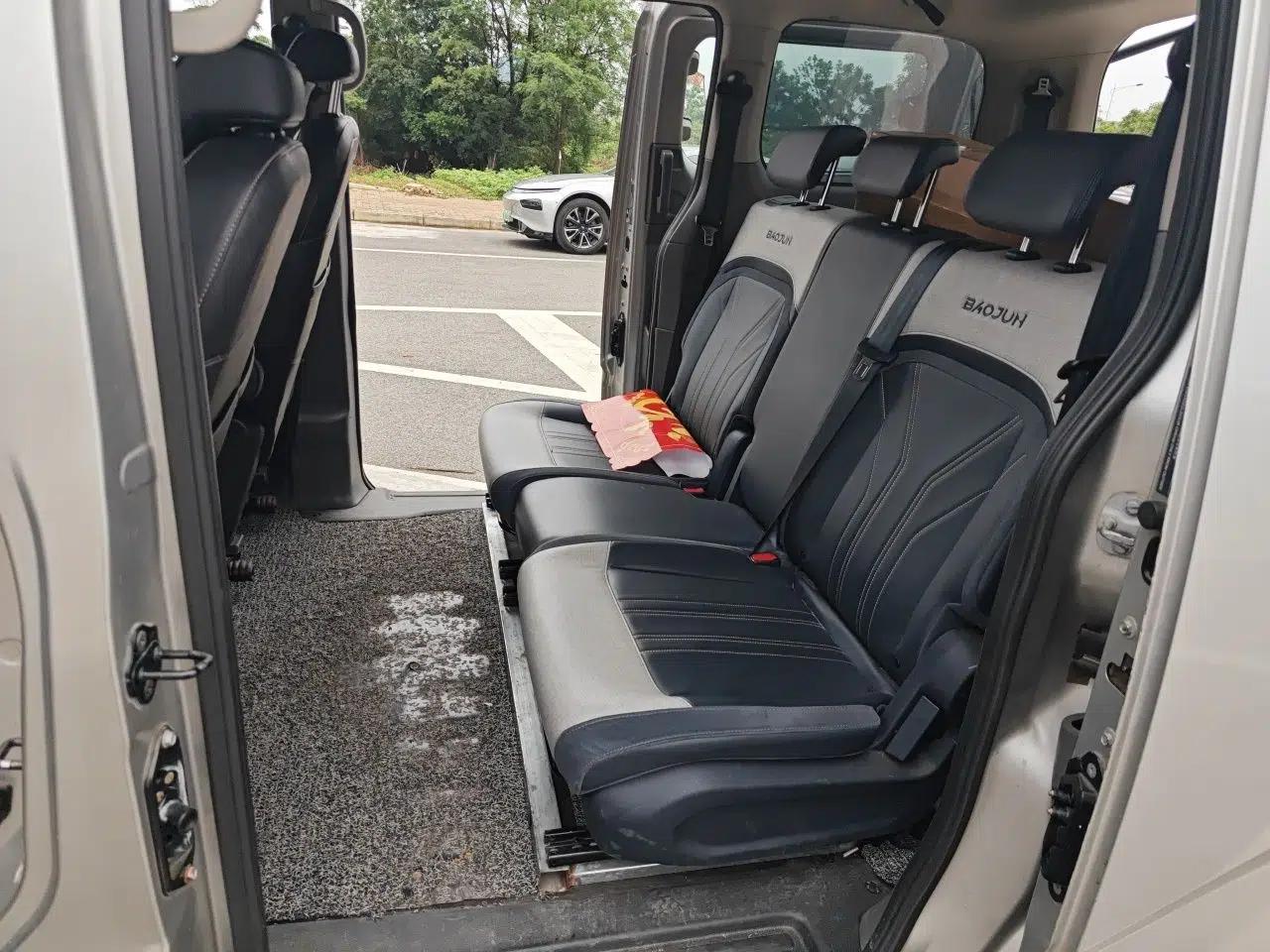 Nissan NV200 2012 1.6L 232 Seats Luxury Version — миниатюра 18