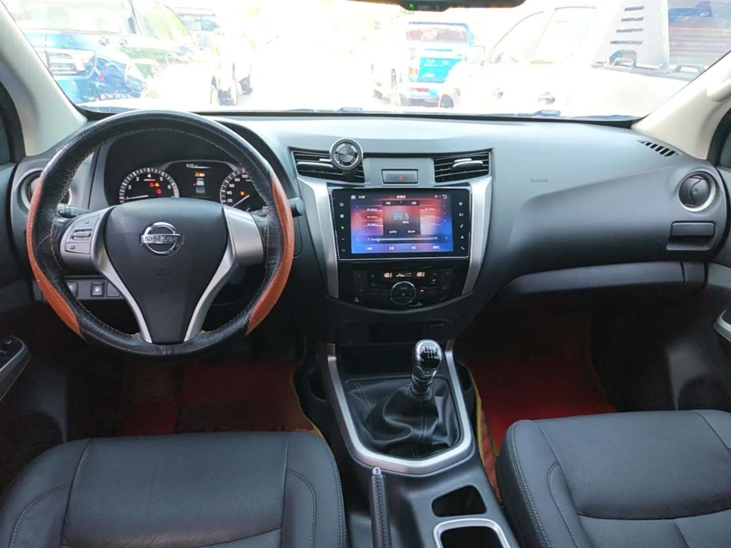 Nissan Navara 2019 2.5L Manual Two-Wheel Drive Flagship Version China VI Standard QR25 — миниатюра 12