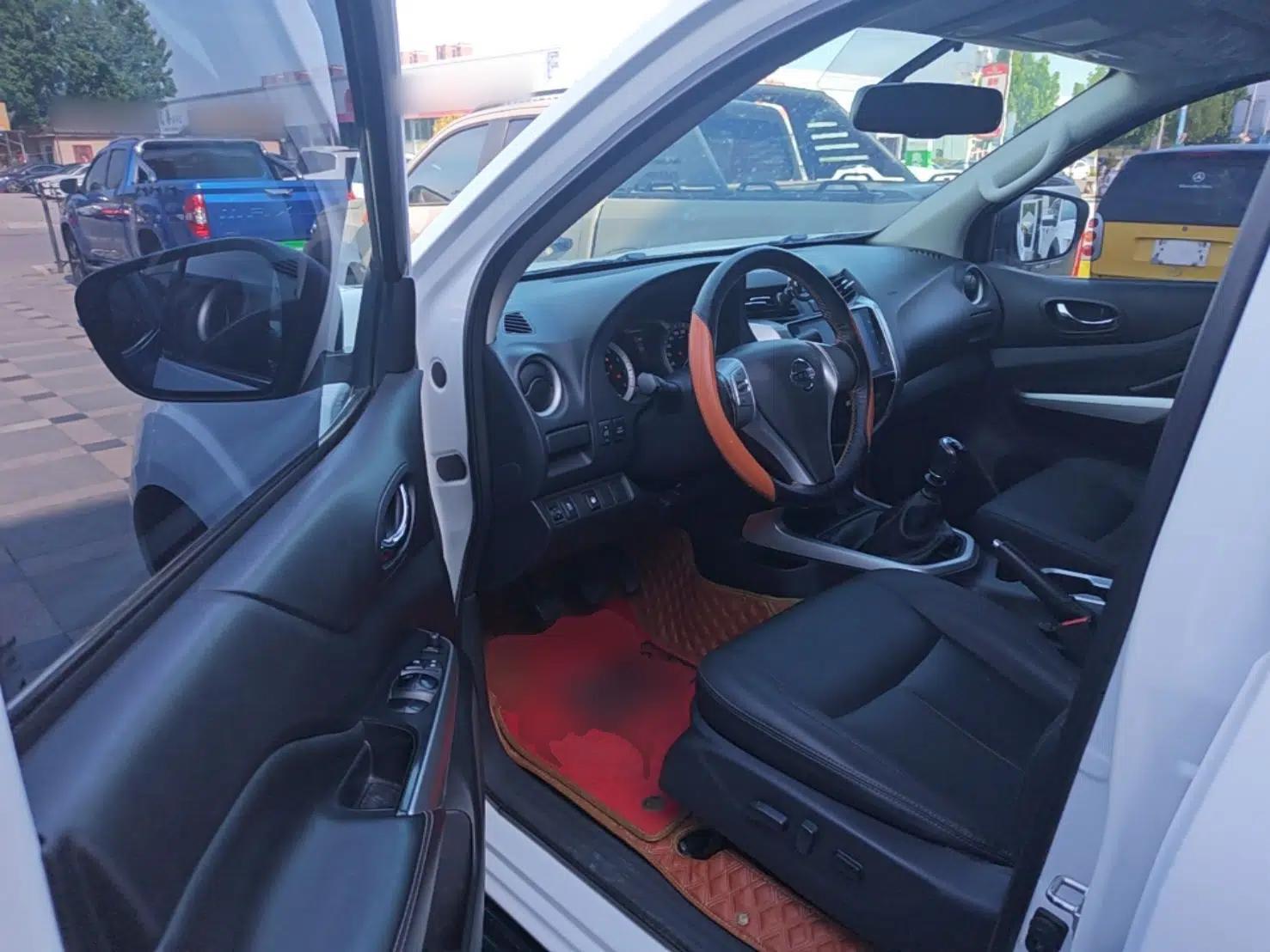Nissan Navara 2019 2.5L Manual Two-Wheel Drive Flagship Version China VI Standard QR25 — миниатюра 18