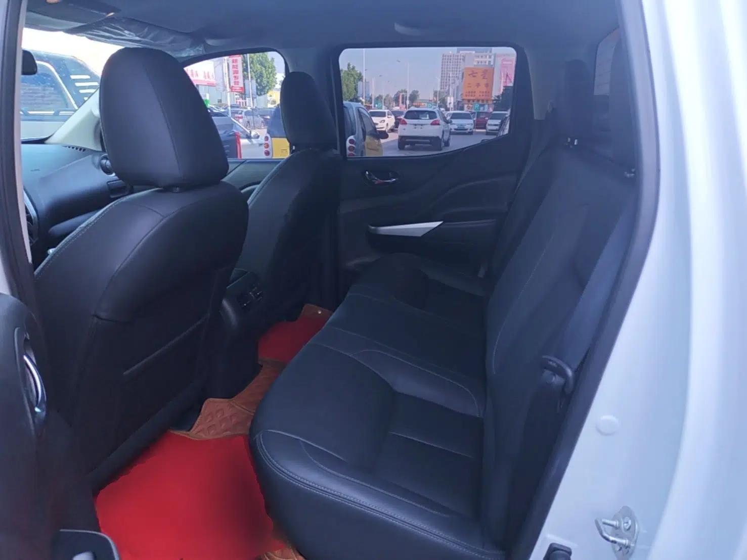 Nissan Navara 2019 2.5L Manual Two-Wheel Drive Flagship Version China VI Standard QR25 — миниатюра 19