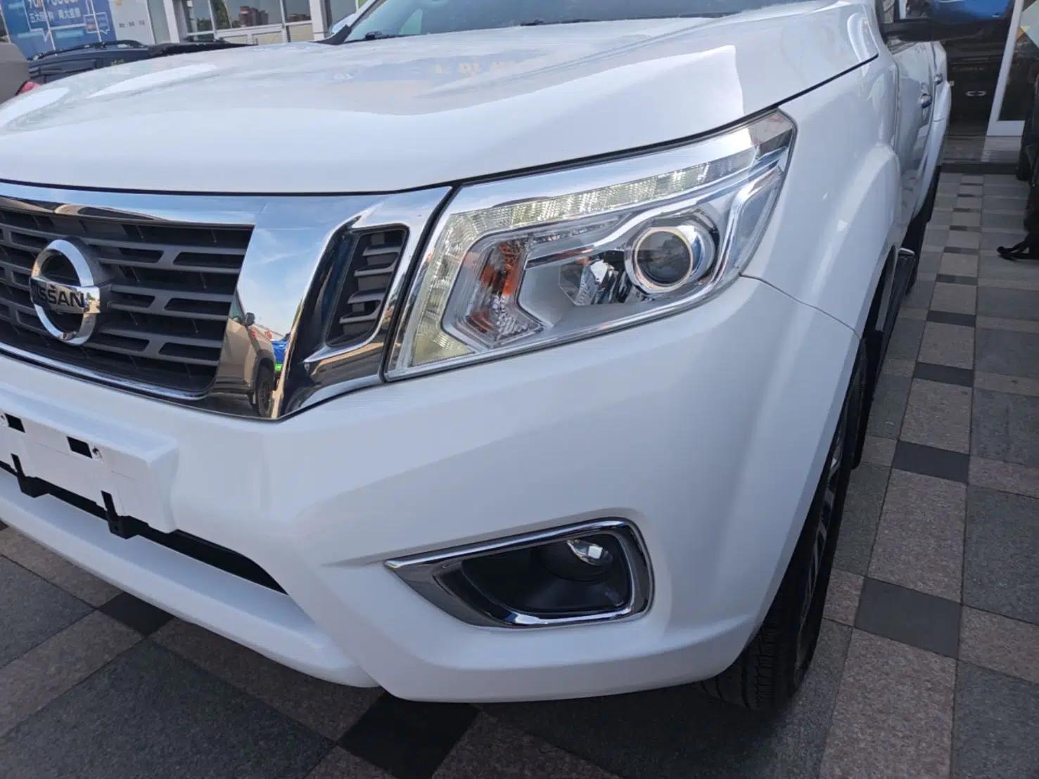 Nissan Navara 2019 2.5L Manual Two-Wheel Drive Flagship Version China VI Standard QR25 — миниатюра 5