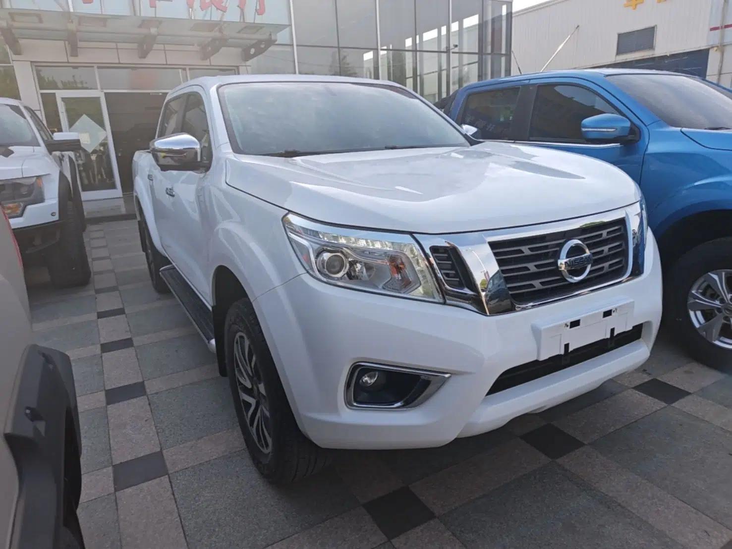 Nissan Navara 2019 2.5L Manual Two-Wheel Drive Flagship Version China VI Standard QR25 — миниатюра 6