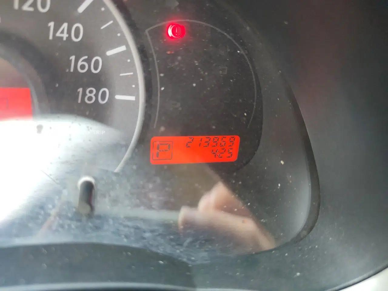 Nissan March 2010 1.5L Automatic Easy-Style Version — миниатюра 13