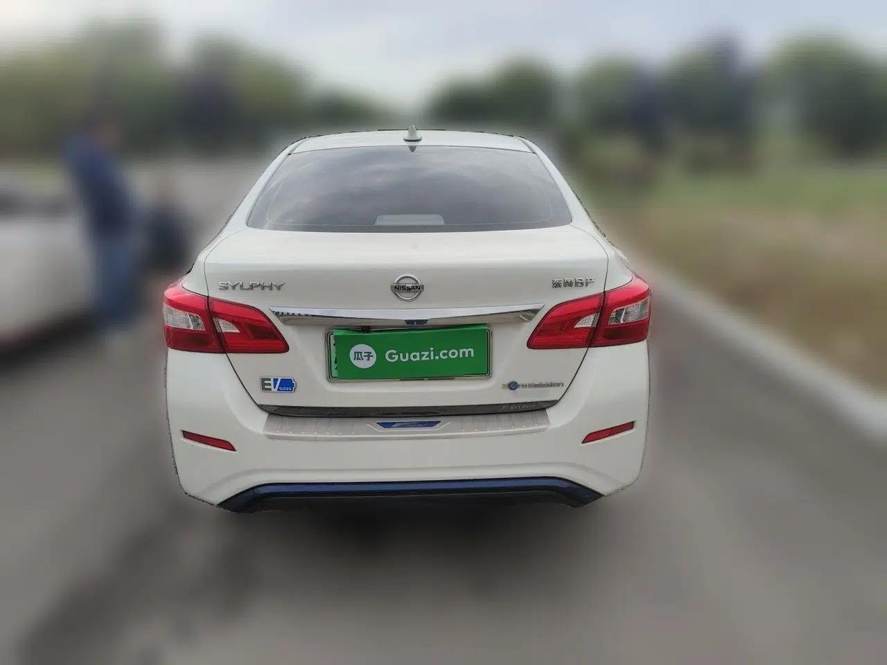 Nissan Sylphy EV 2018 Smart Edition — миниатюра 5
