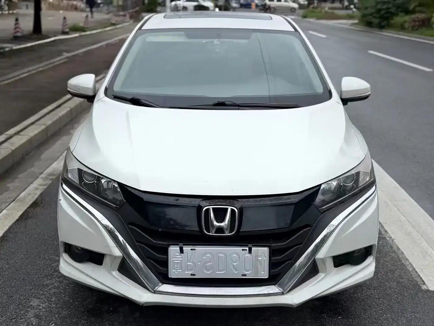 2017 Honda Crider 1.5L CVT Comfort Edition — миниатюра 1