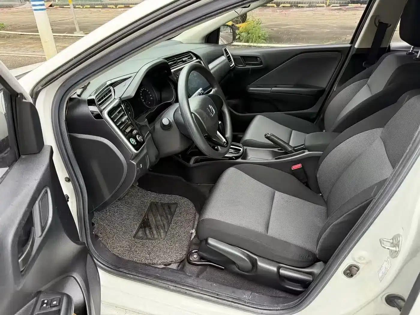 2017 Honda Crider 1.5L CVT Comfort Edition — миниатюра 4