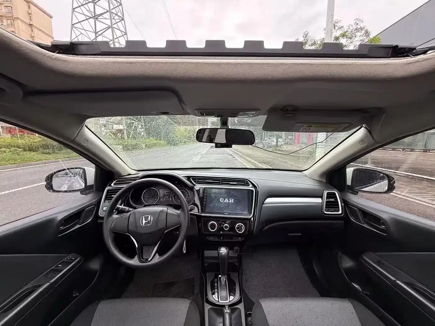 2017 Honda Crider 1.5L CVT Comfort Edition — миниатюра 5