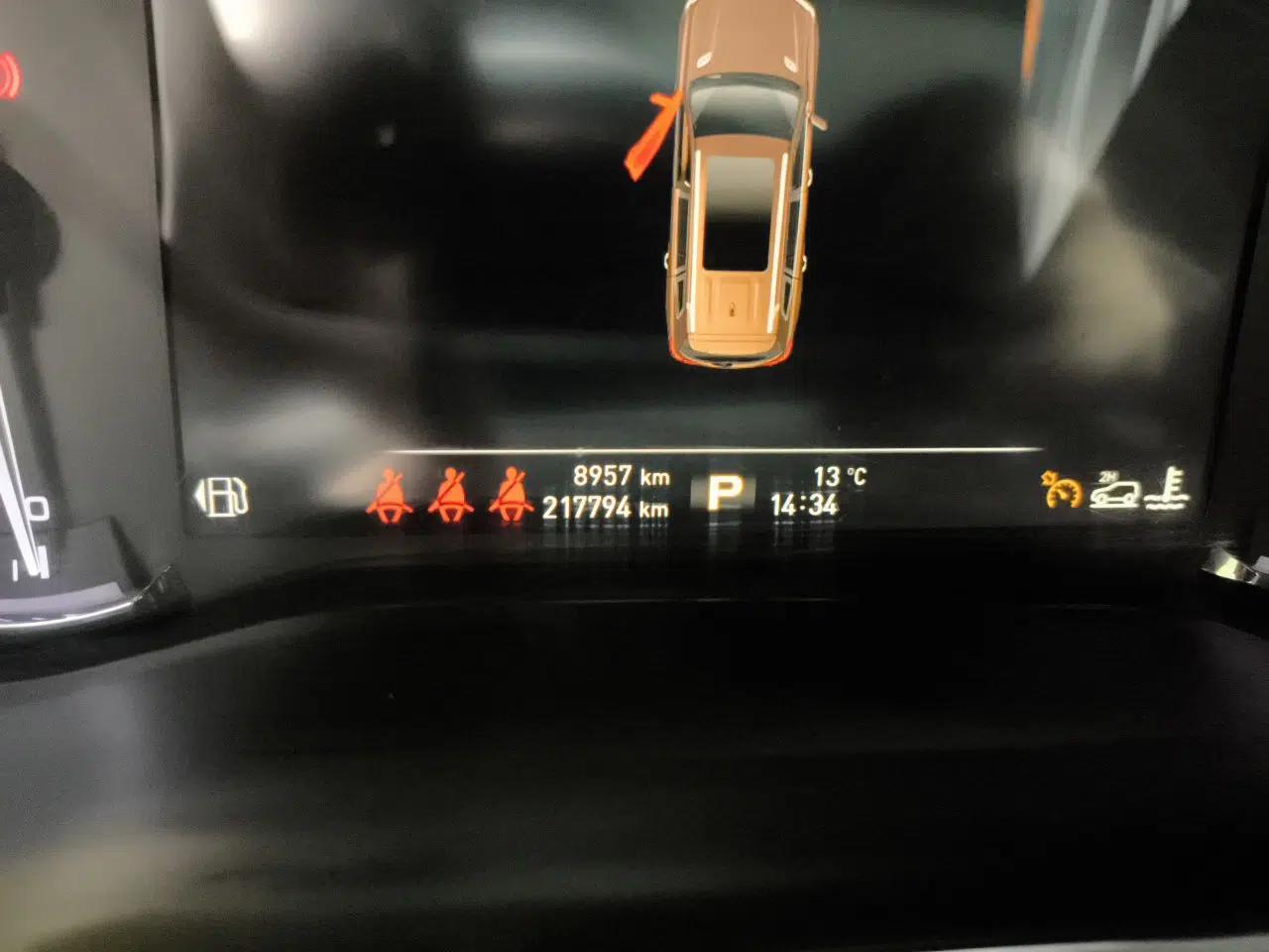 Roewe RX8 2018 30T Smart Connectivity Four-Wheel Drive Flagship Edition — миниатюра 13