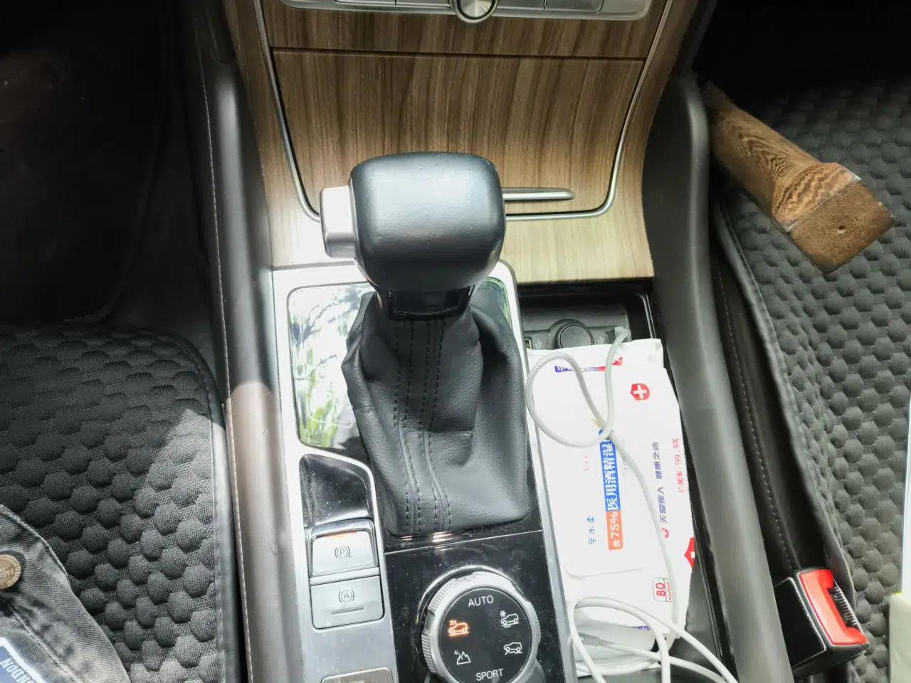 Roewe RX8 2018 30T Smart Connectivity Four-Wheel Drive Flagship Edition — миниатюра 15