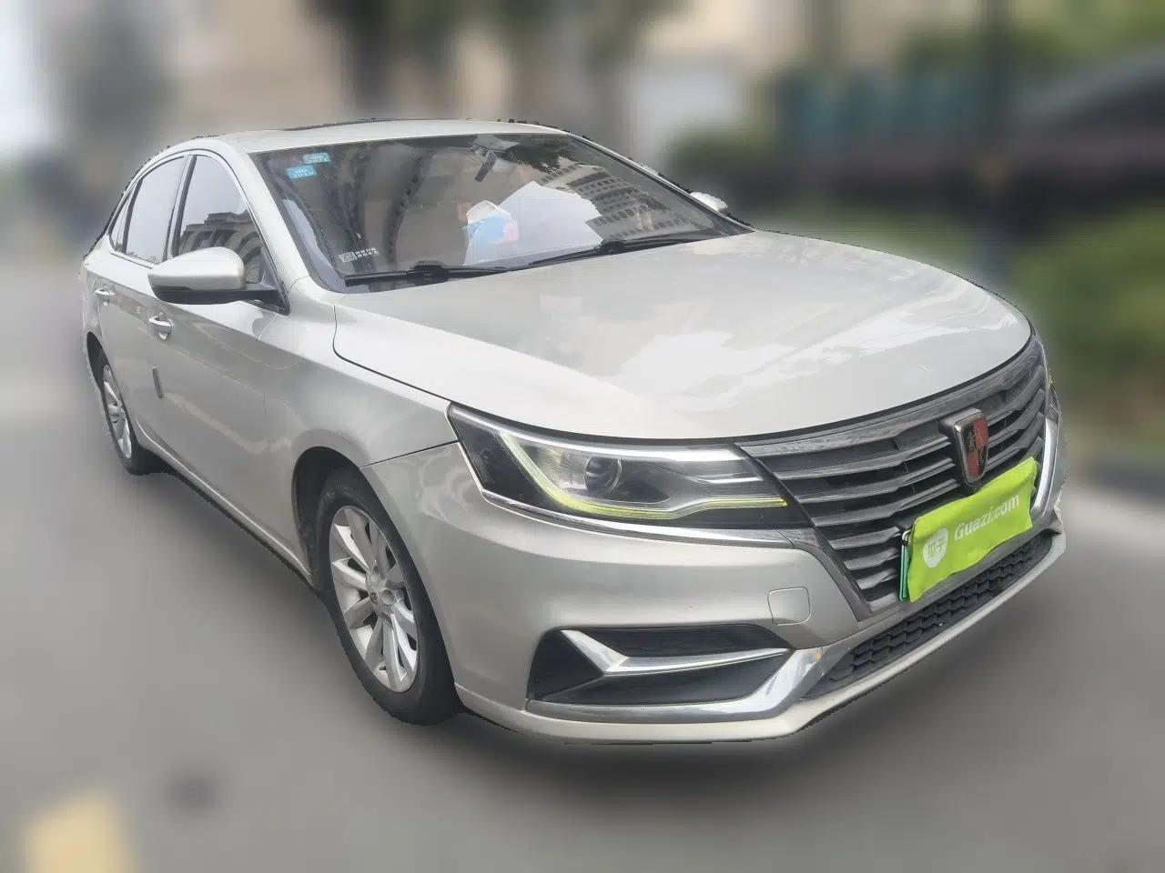 Roewe i6 New Energy 2017 45T Hybrid Connect & Smart Enjoyment Edition — миниатюра 3