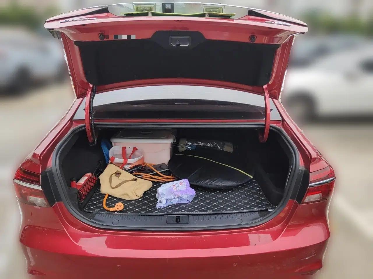 Roewe i6 New Energy 2017 45T Hybrid Connect & Smart Enjoyment Edition — миниатюра 20