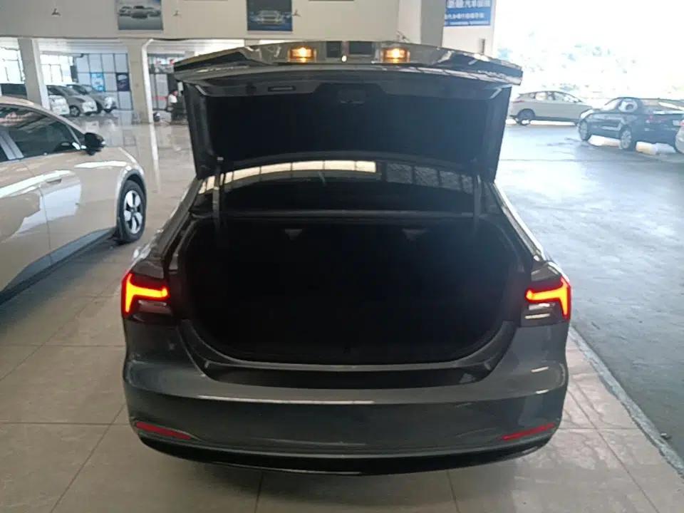 Roewe i6 MAX New Energy 2023 EV 420 Skyroof Special Edition — миниатюра 22