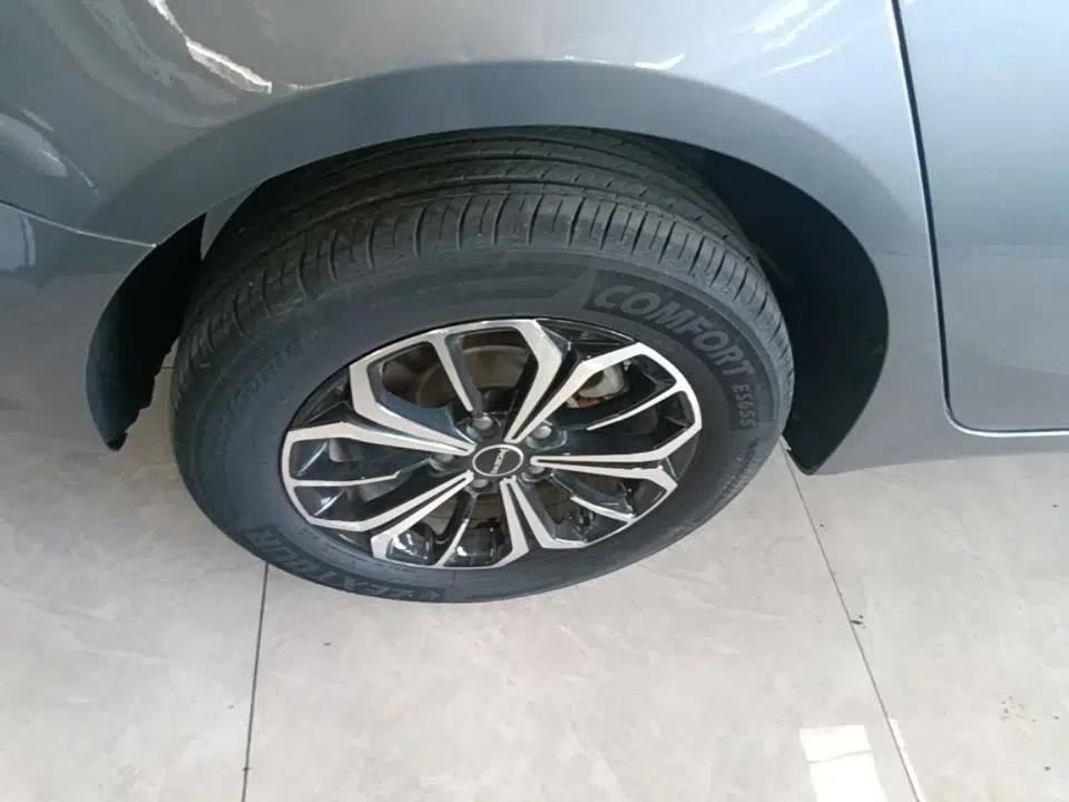 Roewe i6 MAX New Energy 2023 EV 420 Skyroof Special Edition — миниатюра 10