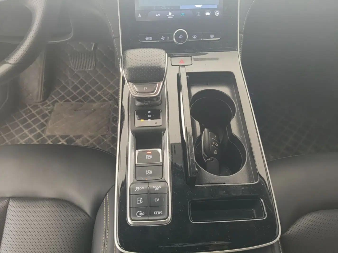 Roewe i6 MAX New Energy 2020 1.5T PHEV Sporty Cool Edition — миниатюра 17