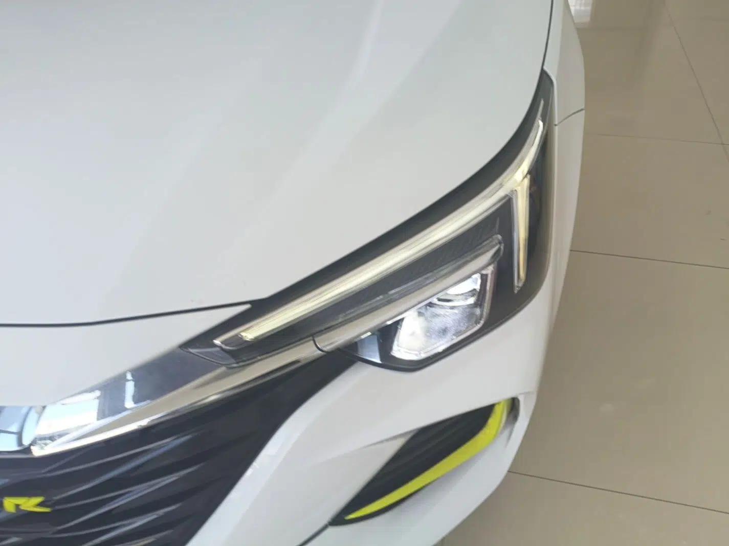 Roewe i6 MAX New Energy 2020 1.5T PHEV Sporty Cool Edition — миниатюра 9