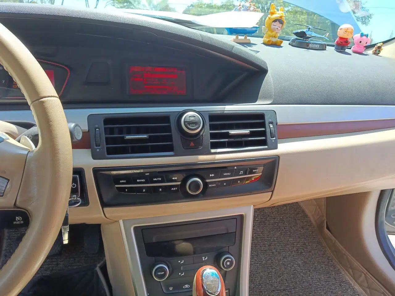 Roewe 550 2010 550S 1.8L Automatic Start-Zhen Edition — миниатюра 14