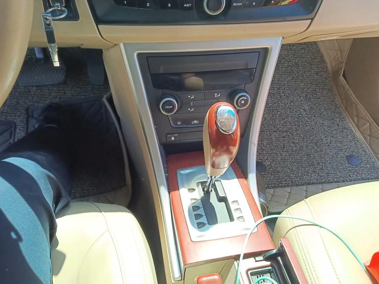 Roewe 550 2010 550S 1.8L Automatic Start-Zhen Edition — миниатюра 15