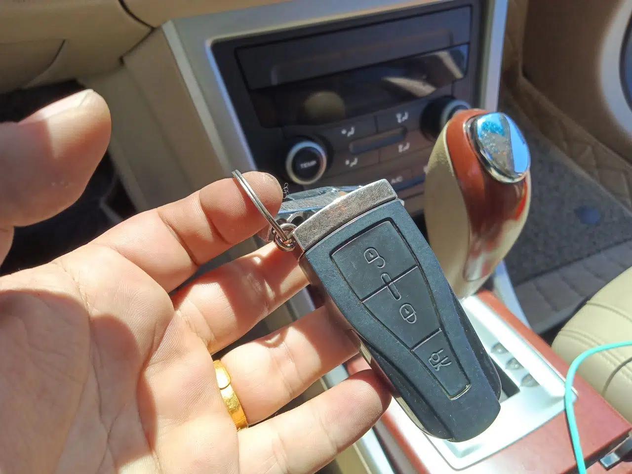 Roewe 550 2010 550S 1.8L Automatic Start-Zhen Edition — миниатюра 9