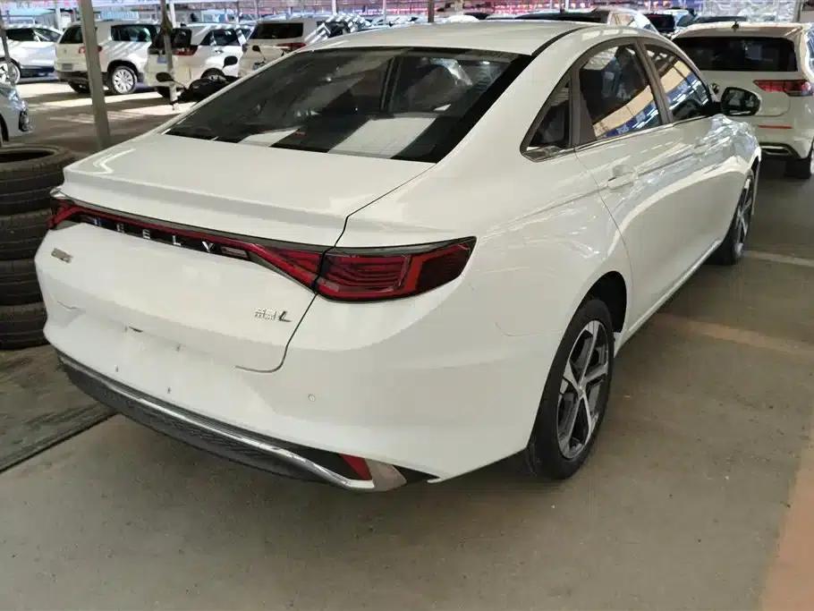 Geely Emgrand L 2022 1.4T CVT Supreme Edition — миниатюра 3