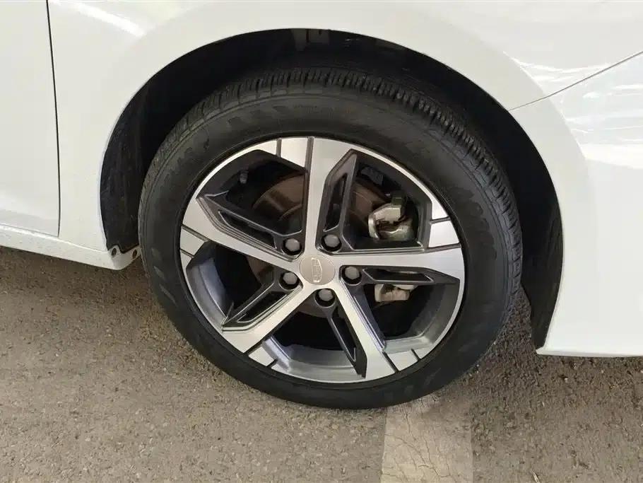 Geely Emgrand L 2022 1.4T CVT Supreme Edition — миниатюра 6