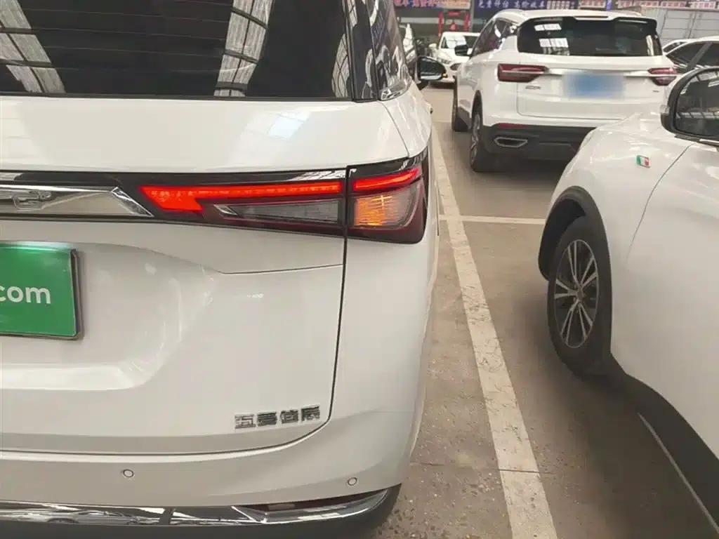 Wuling Jiachen 2022 1.5T CVT Smart Luxury Edition — миниатюра 8