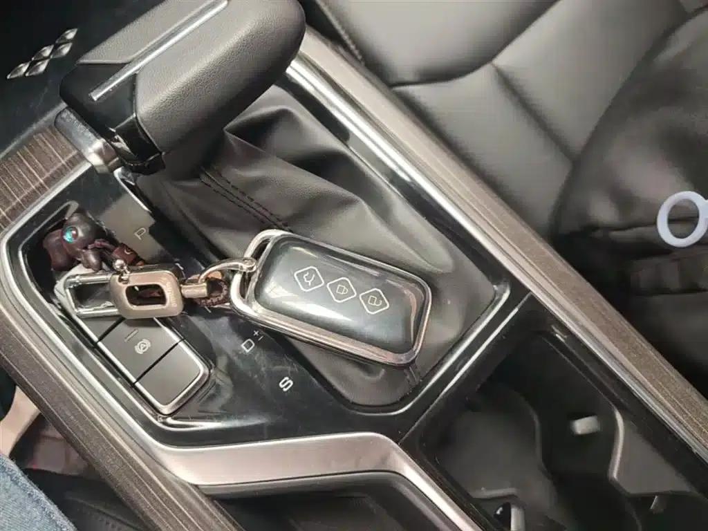 Wuling Jiachen 2022 1.5T CVT Smart Luxury Edition — миниатюра 9