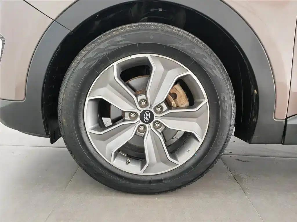 Geely Grand Hyatt 2013 3.0L 7-seater 4WD Comfort Edition — миниатюра 17
