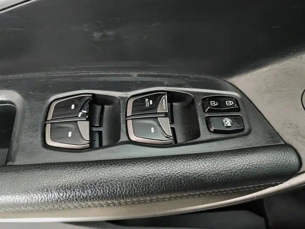 Geely Grand Hyatt 2013 3.0L 7-seater 4WD Comfort Edition — миниатюра 9