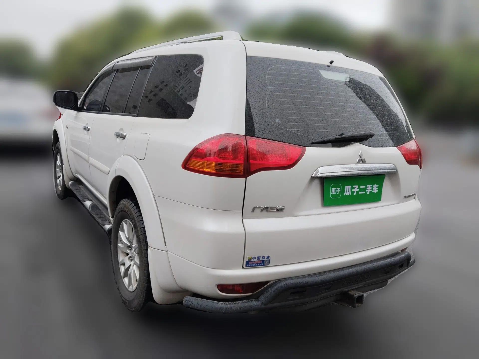 Mitsubishi Pajero Sport 2013 3.0L Automatic 4x4 Flagship Edition — миниатюра 4