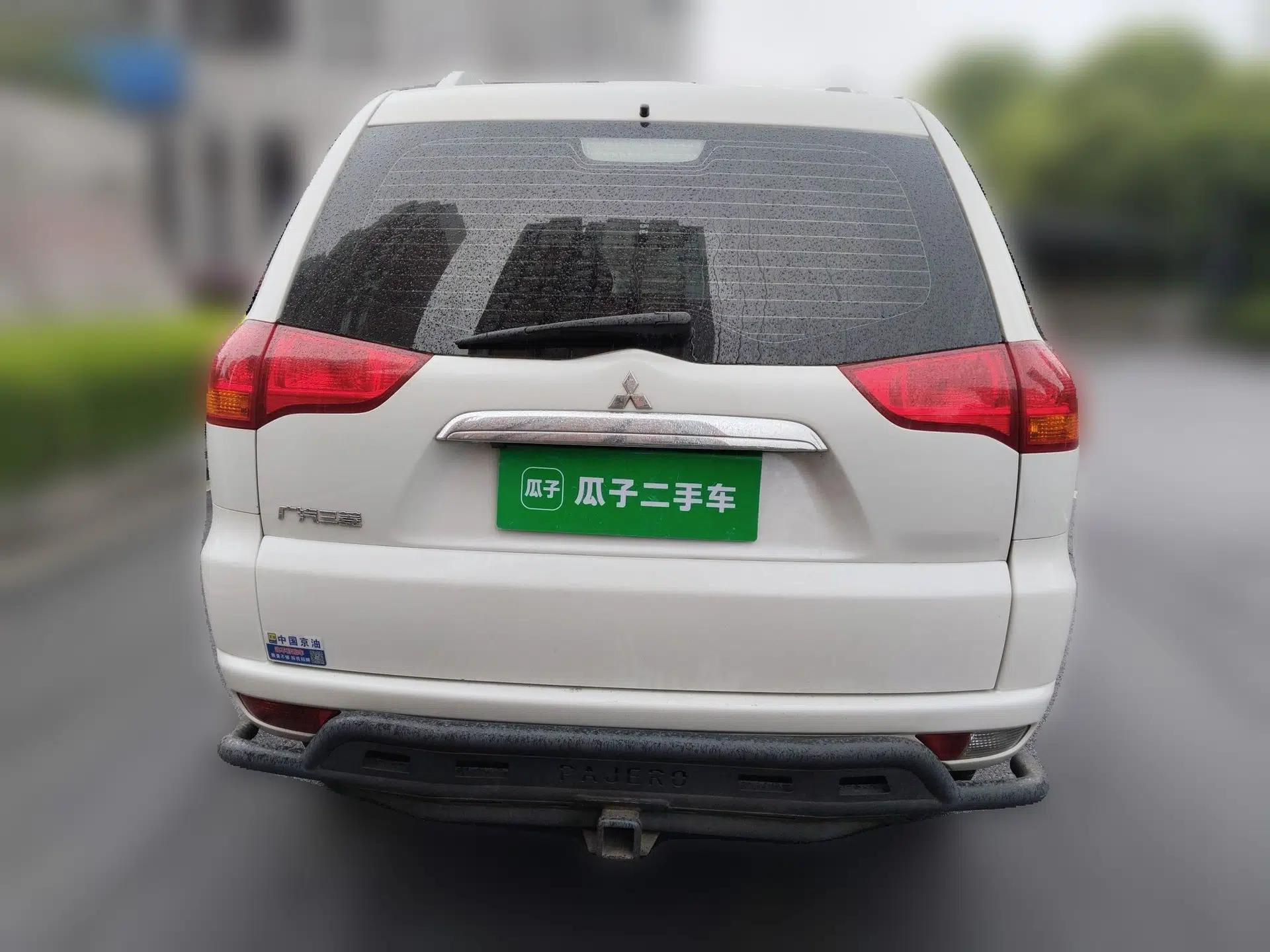 Mitsubishi Pajero Sport 2013 3.0L Automatic 4x4 Flagship Edition — миниатюра 5
