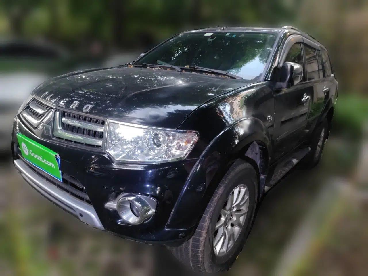 Mitsubishi Pajero Sport 2013 3.0L Automatic 4x4 Executive Edition — миниатюра 1