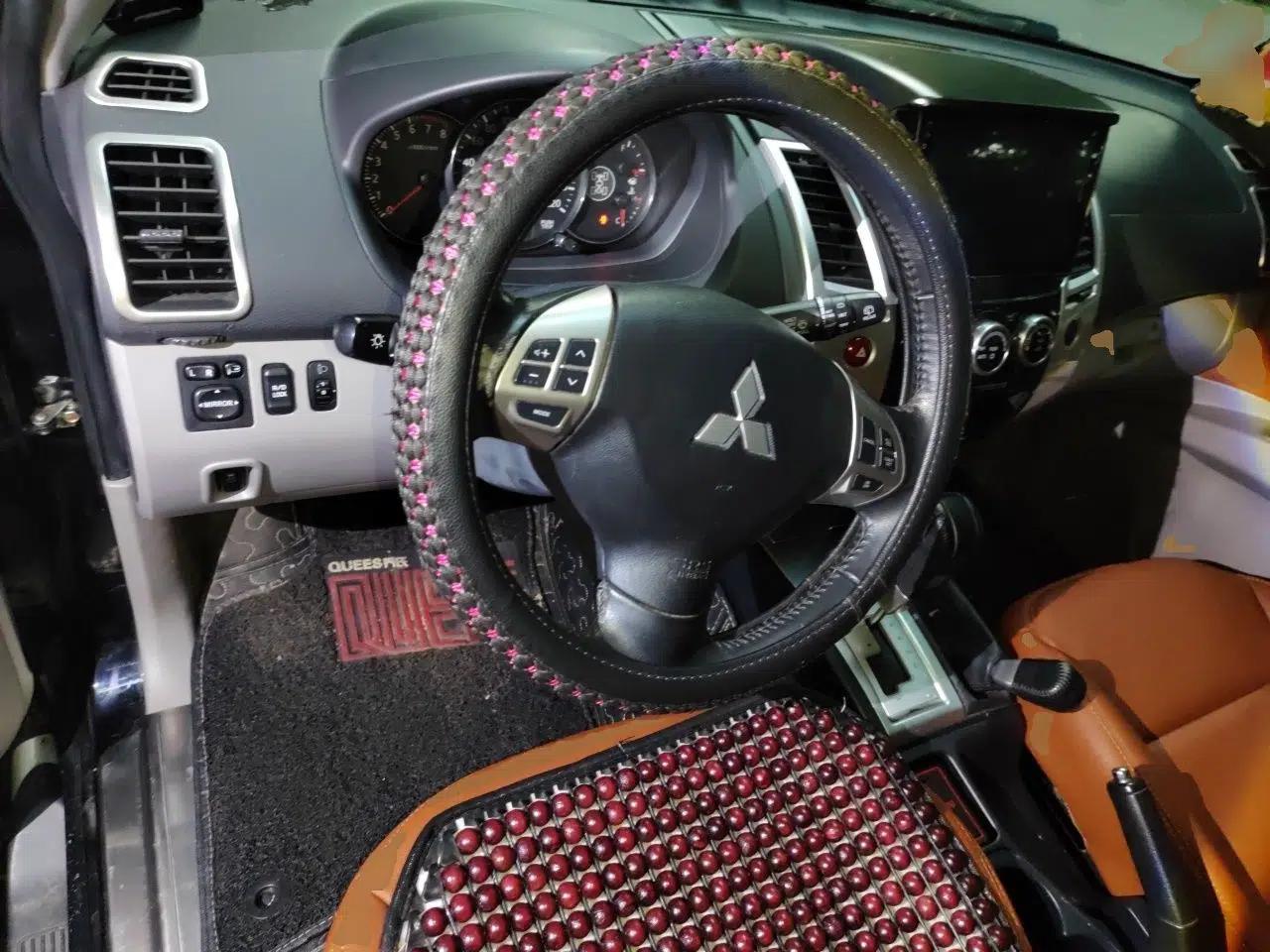 Mitsubishi Pajero Sport 2013 3.0L Automatic 4x4 Executive Edition — миниатюра 11