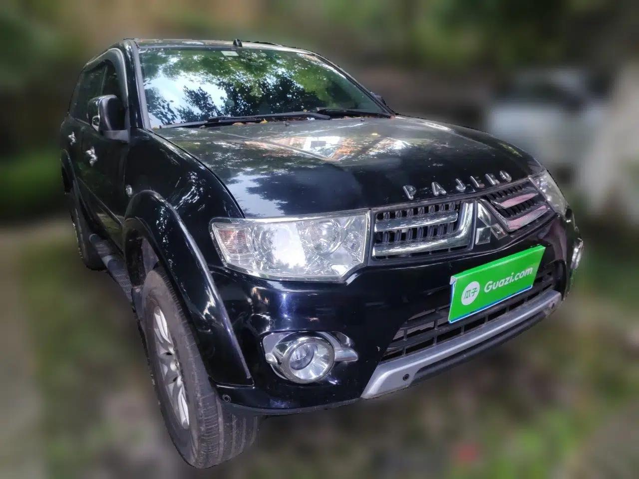 Mitsubishi Pajero Sport 2013 3.0L Automatic 4x4 Executive Edition — миниатюра 3