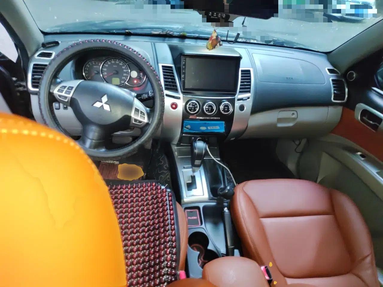 Mitsubishi Pajero Sport 2013 3.0L Automatic 4x4 Executive Edition — миниатюра 10