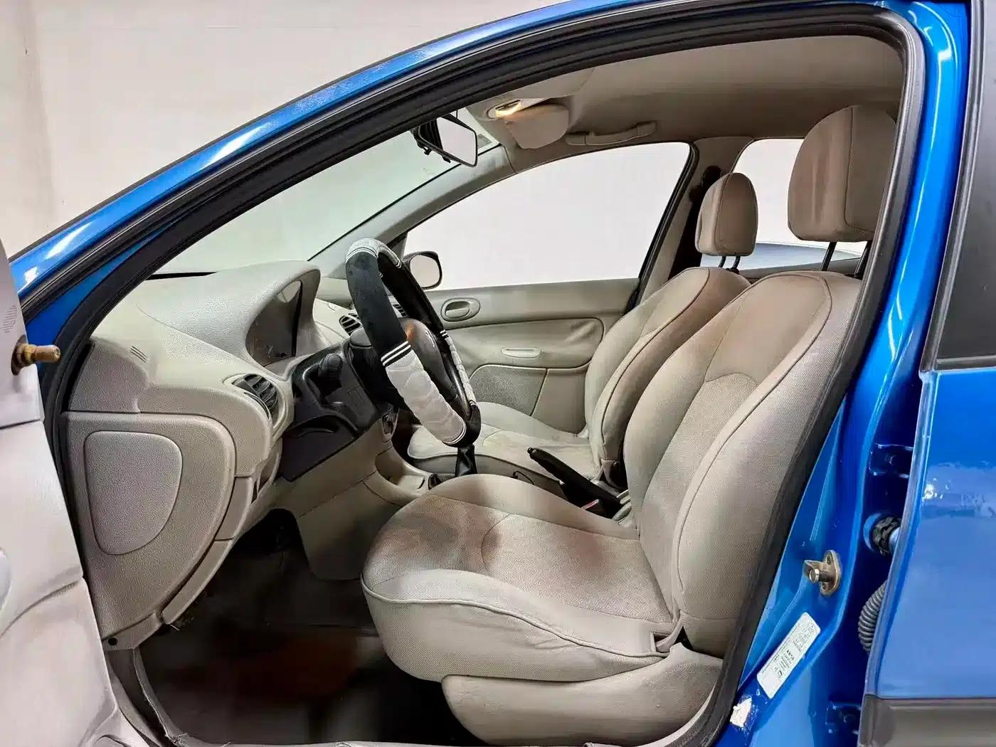 Peugeot 206 2006 1.4L Manual Fashion Edition — миниатюра 5