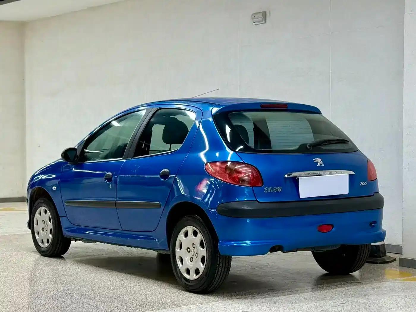 Peugeot 206 2006 1.4L Manual Fashion Edition — миниатюра 7