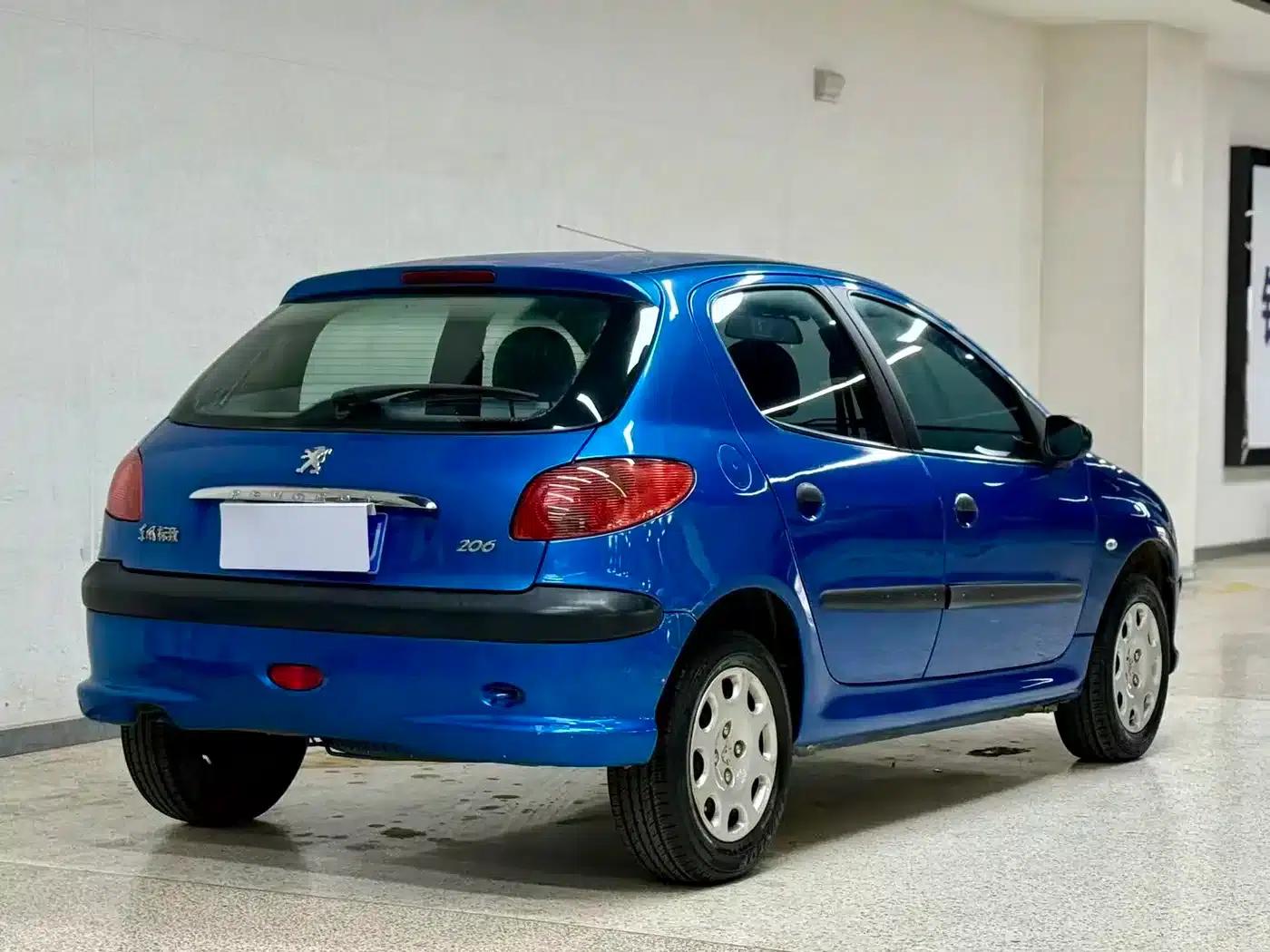 Peugeot 206 2006 1.4L Manual Fashion Edition — миниатюра 9