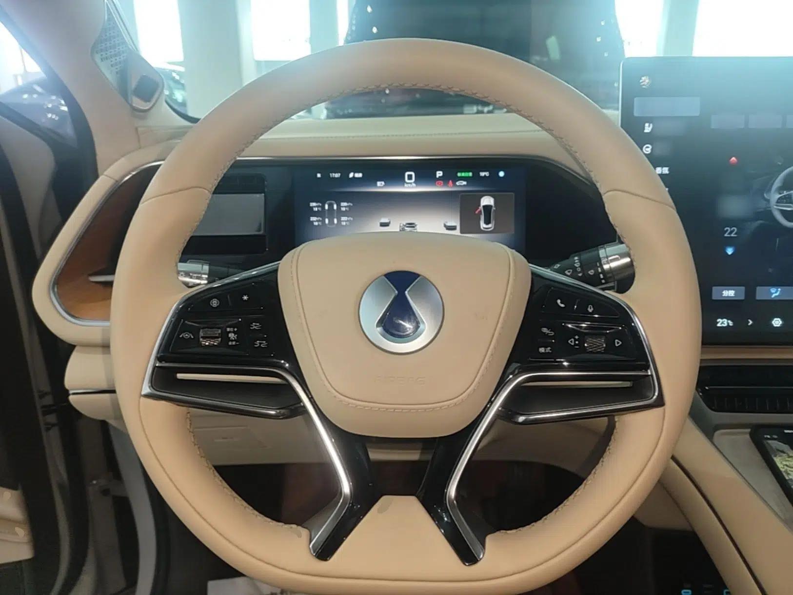 Denza N7 2023 Long-Range Performance Edition — миниатюра 14