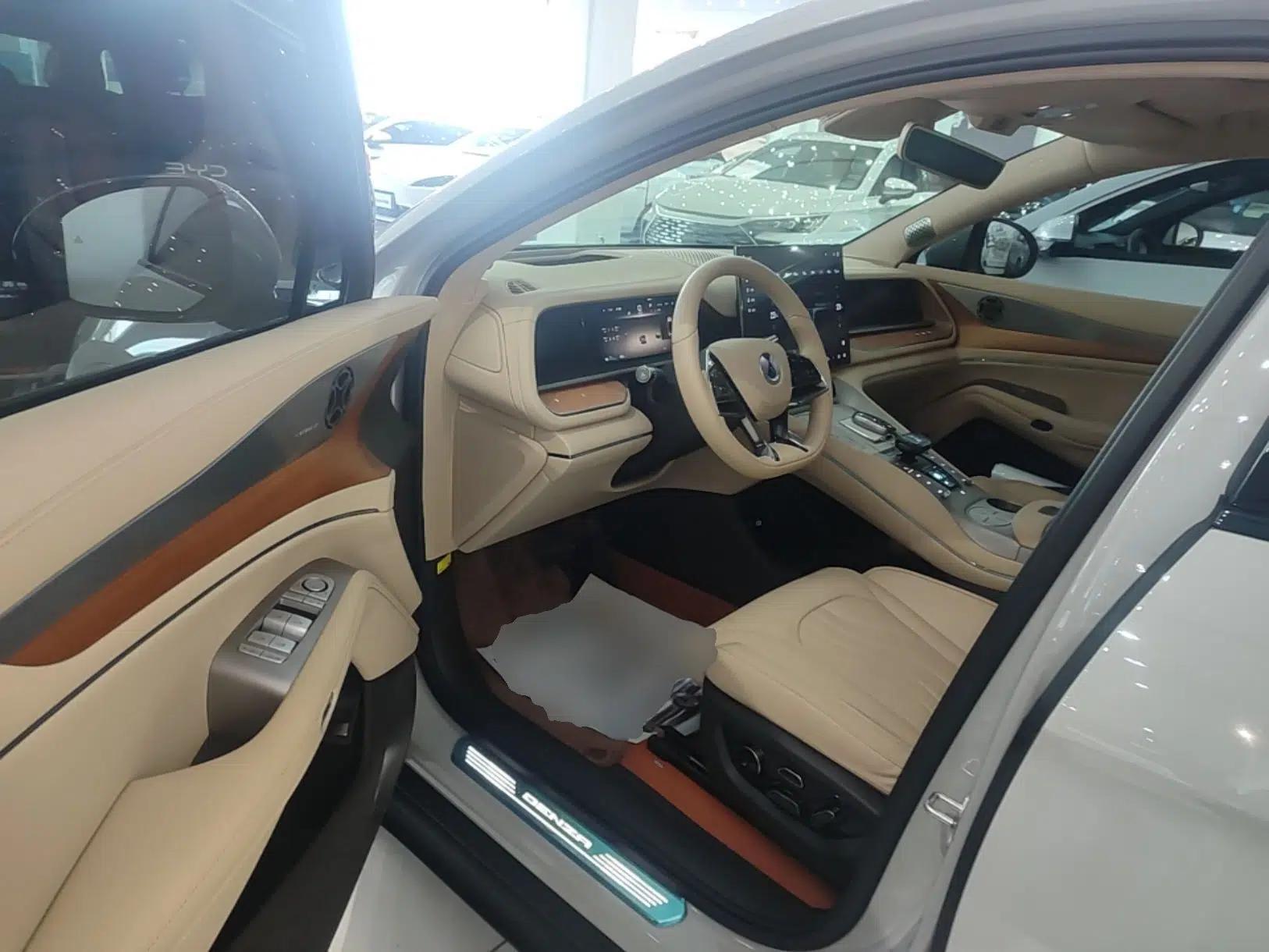 Denza N7 2023 Long-Range Performance Edition — миниатюра 19