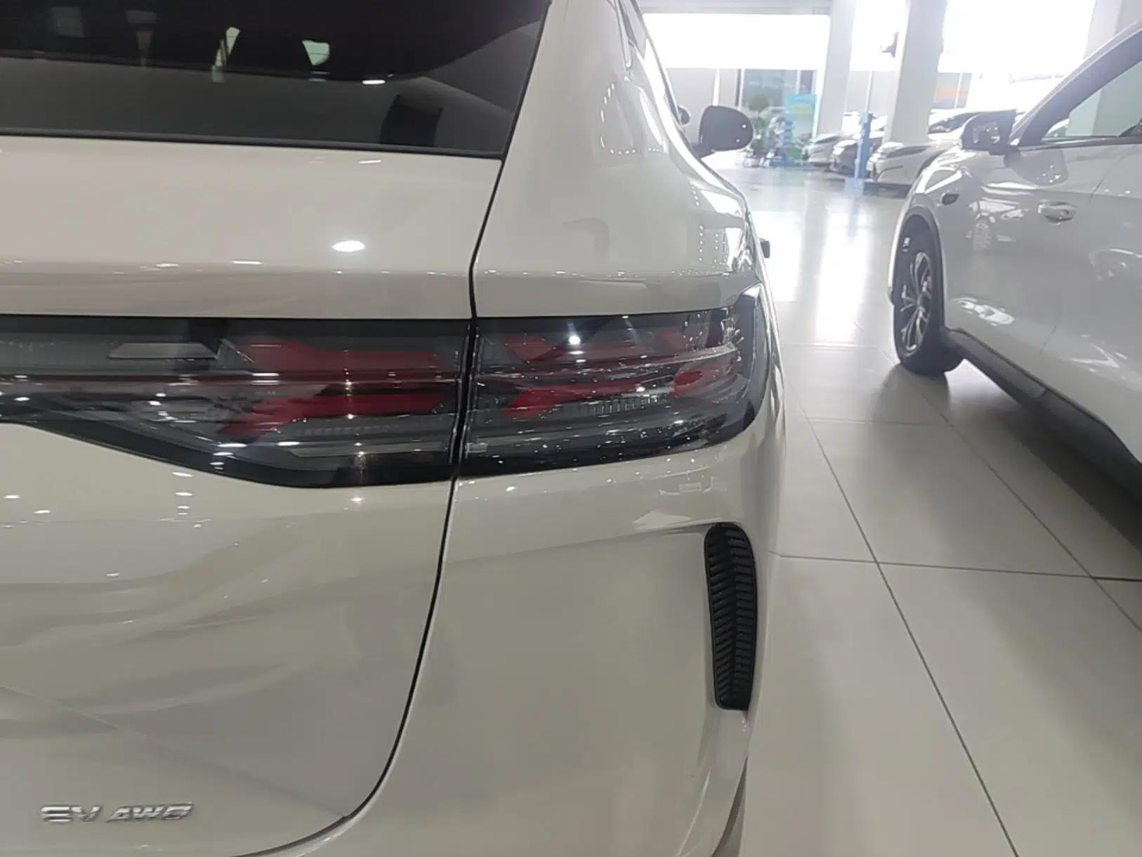 Denza N7 2023 Long-Range Performance Edition — миниатюра 7