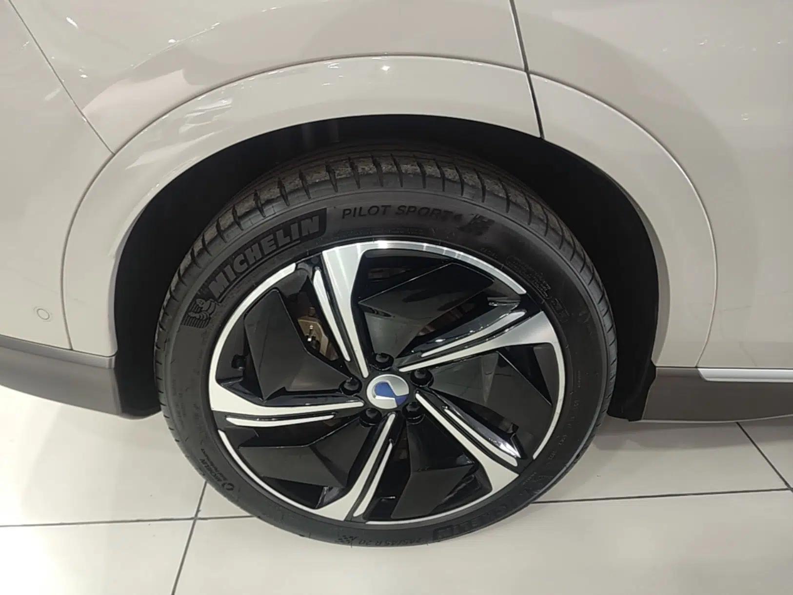 Denza N7 2023 Long-Range Performance Edition — миниатюра 10