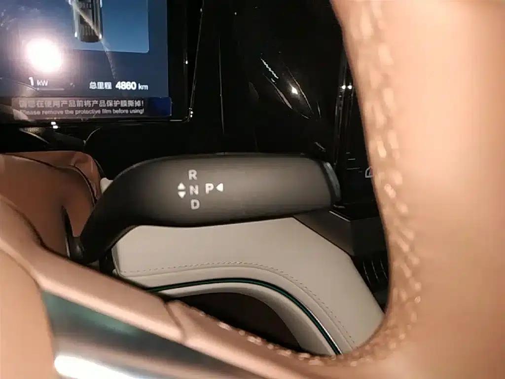 Summer 2025 DM-i 1.5T 180km/h Superior Edition — миниатюра 14