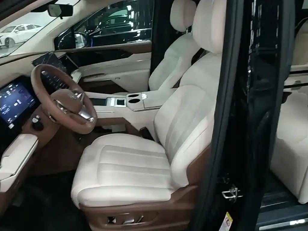 Summer 2025 DM-i 1.5T 180km/h Superior Edition — миниатюра 15