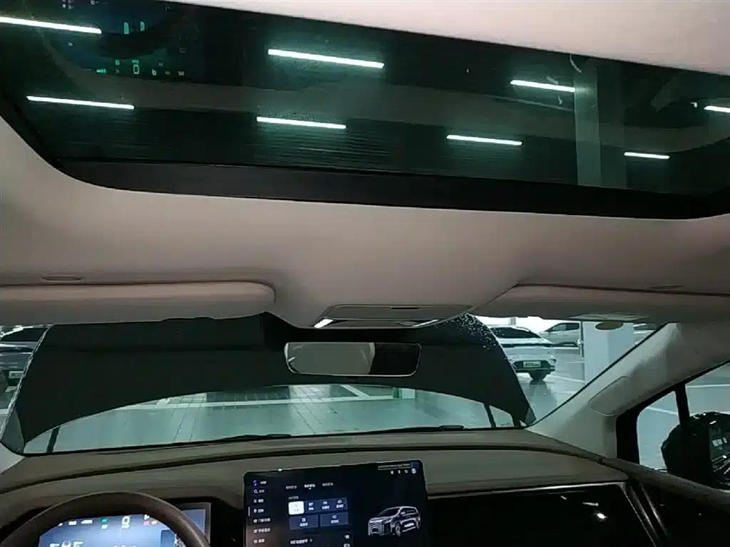 Summer 2025 DM-i 1.5T 180km/h Superior Edition — миниатюра 18