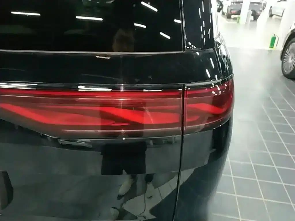 Summer 2025 DM-i 1.5T 180km/h Superior Edition — миниатюра 8