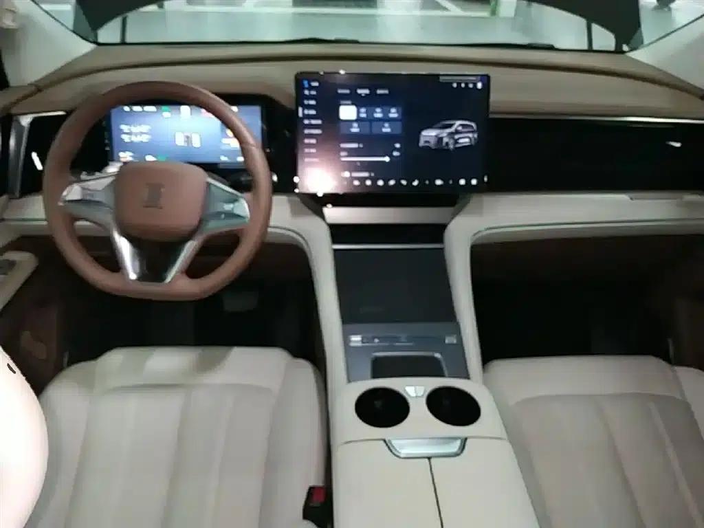 Summer 2025 DM-i 1.5T 180km/h Superior Edition — миниатюра 10