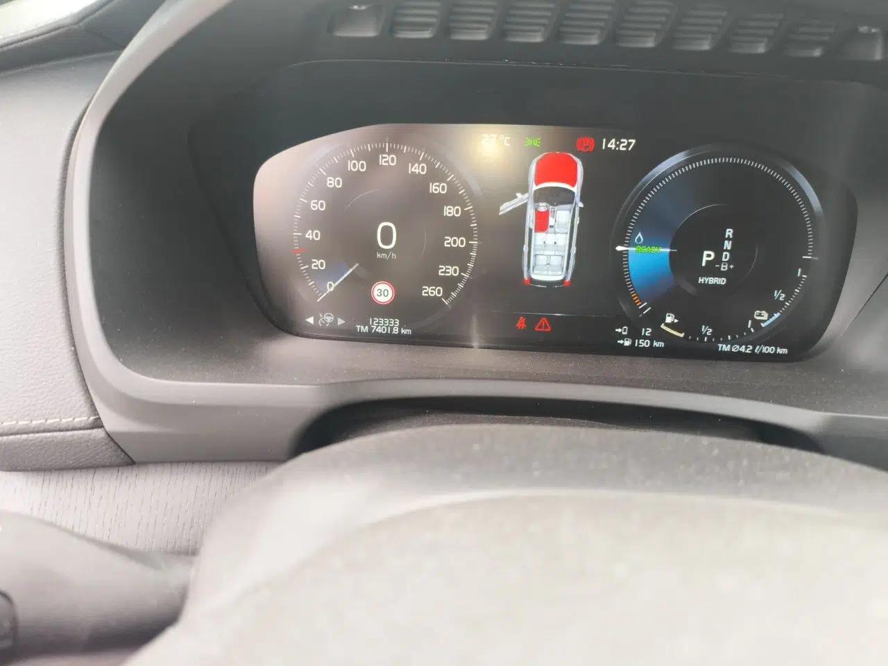 Volvo XC90 New Energy 2021 E-Drive Hybrid T8 Luxury Flagship 7-Seater — миниатюра 13