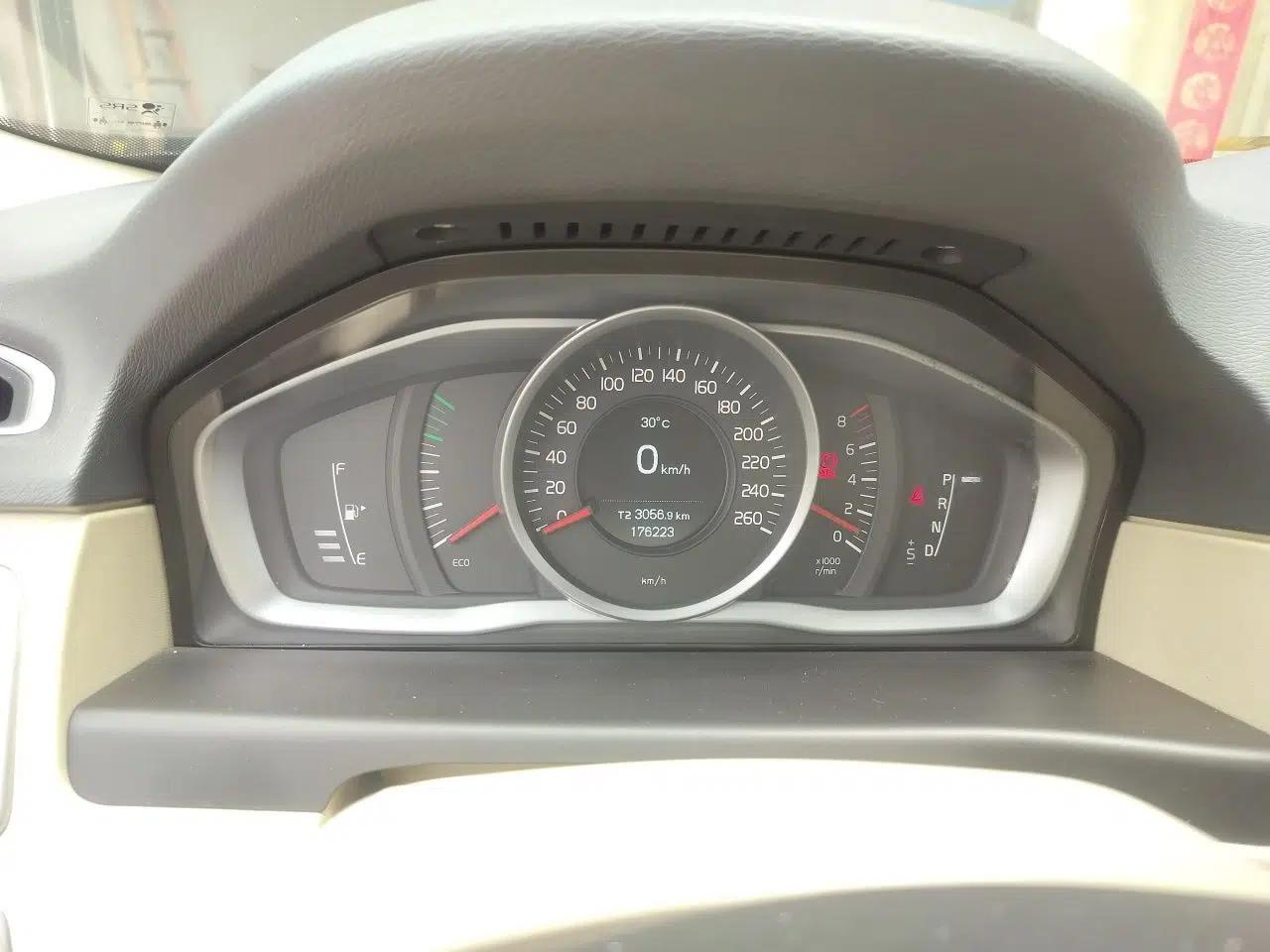 Volvo S80L 2014 2.0T T5 Intelligent Luxury Edition — миниатюра 12